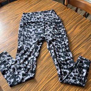 Savage babe leggings